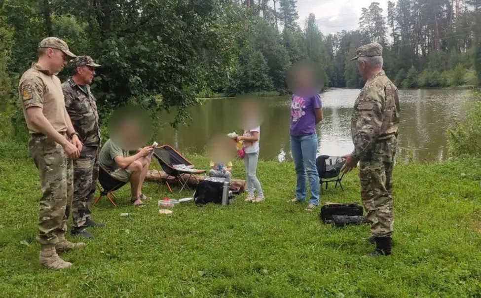 Штраф в полсотни тысяч рублей грозит компании, жарившей еду на мангале в лесу Чувашии