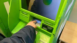 Сбер кардинально меняет правила переводов с карты на карту. В банке рассказали, как теперь будет все происходить