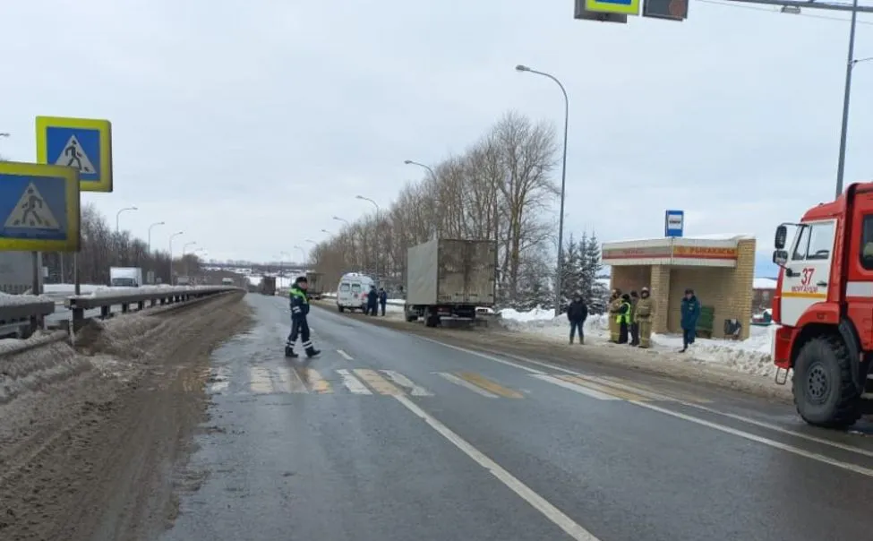 В Моргаушском районе под колеса тягача попал мужчина и получил серьезные травмы