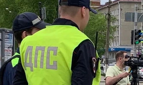 В Чебоксарах нетрезвый мотоциклист не удержал транспорт на перекрёстке