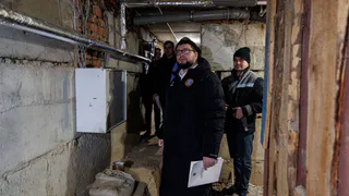 Глава Чебоксар проинспектировал ход капитального ремонта в многоквартирных домах