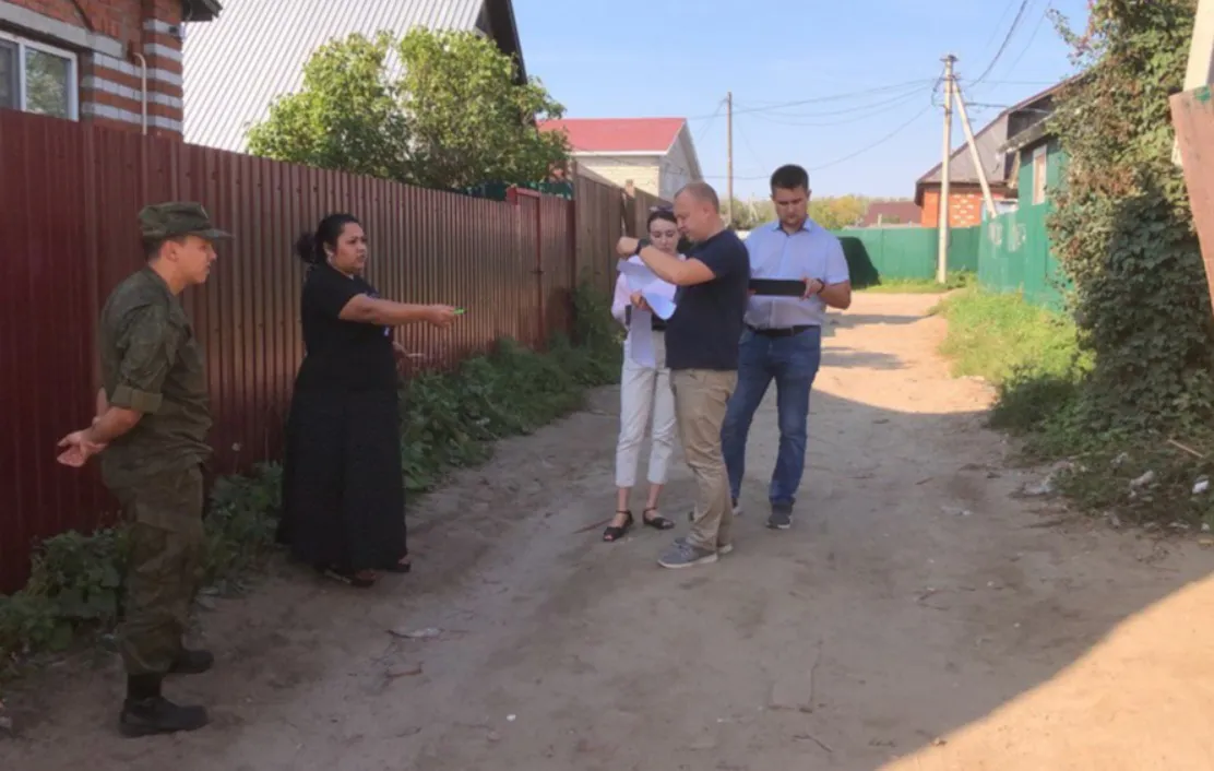 Мэрия попросила цыган снести самострой и вывезти мусор в Альгешево