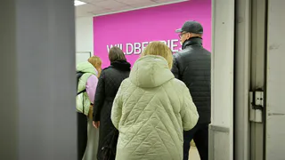 «Начнутся списания с карты». Всех, кто заказывает на Wildberries, Ozon и AliExpress, ожидает новое правило в марте