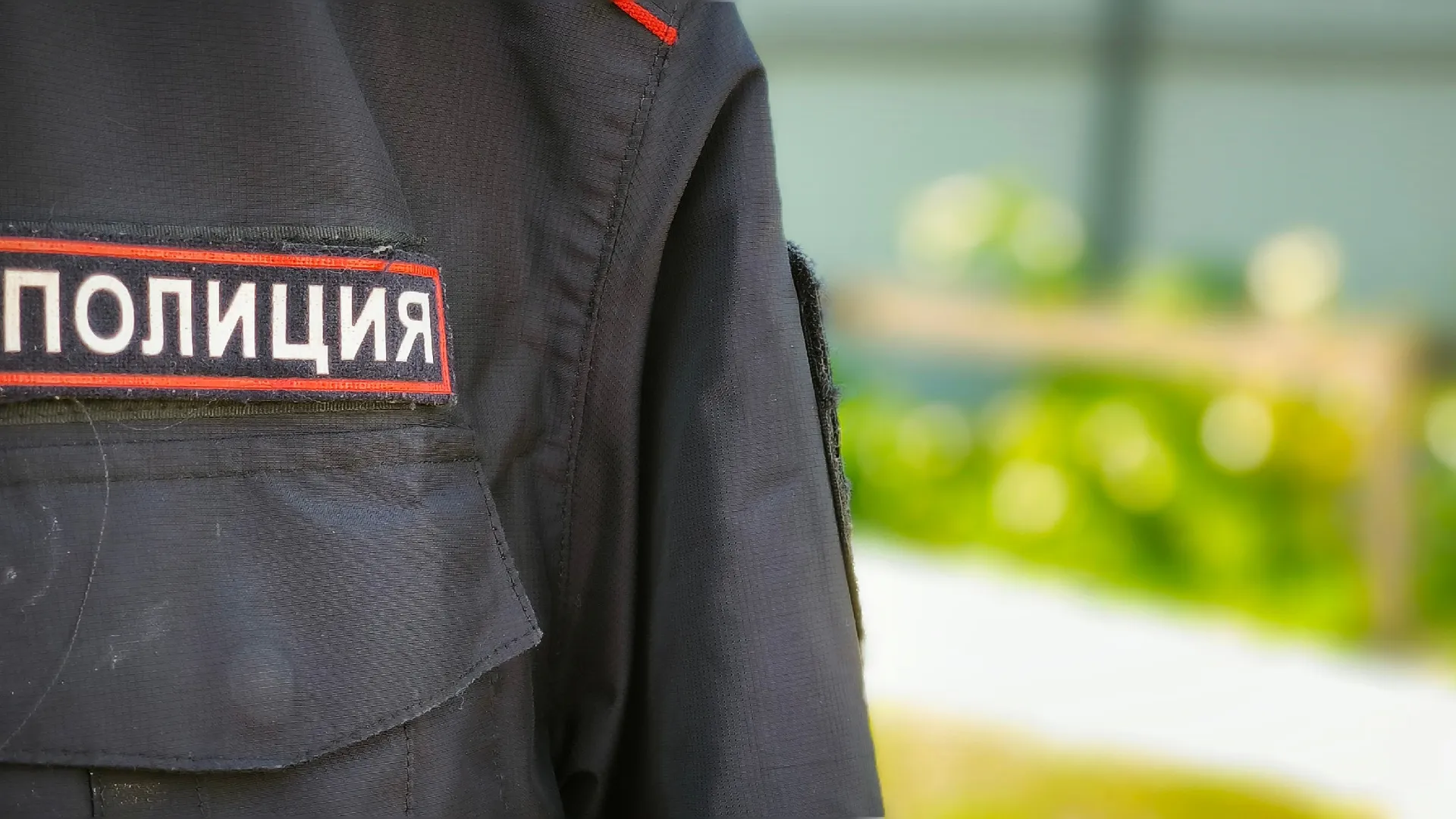 В Новочебоксарске установили фигуру полицейского для борьбы с мошенниками