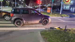 В Чебоксарах под колеса автомобиля попал подросток на арендованном самокате