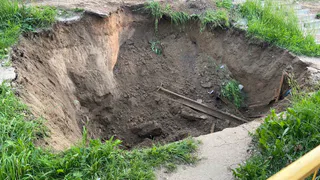 В Чебоксарах рабочего завалило грунтом во время земляных работ