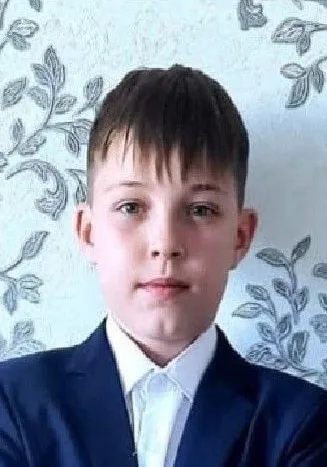 В Чебоксарах пропал 13-летний мальчик в синем школьном костюме