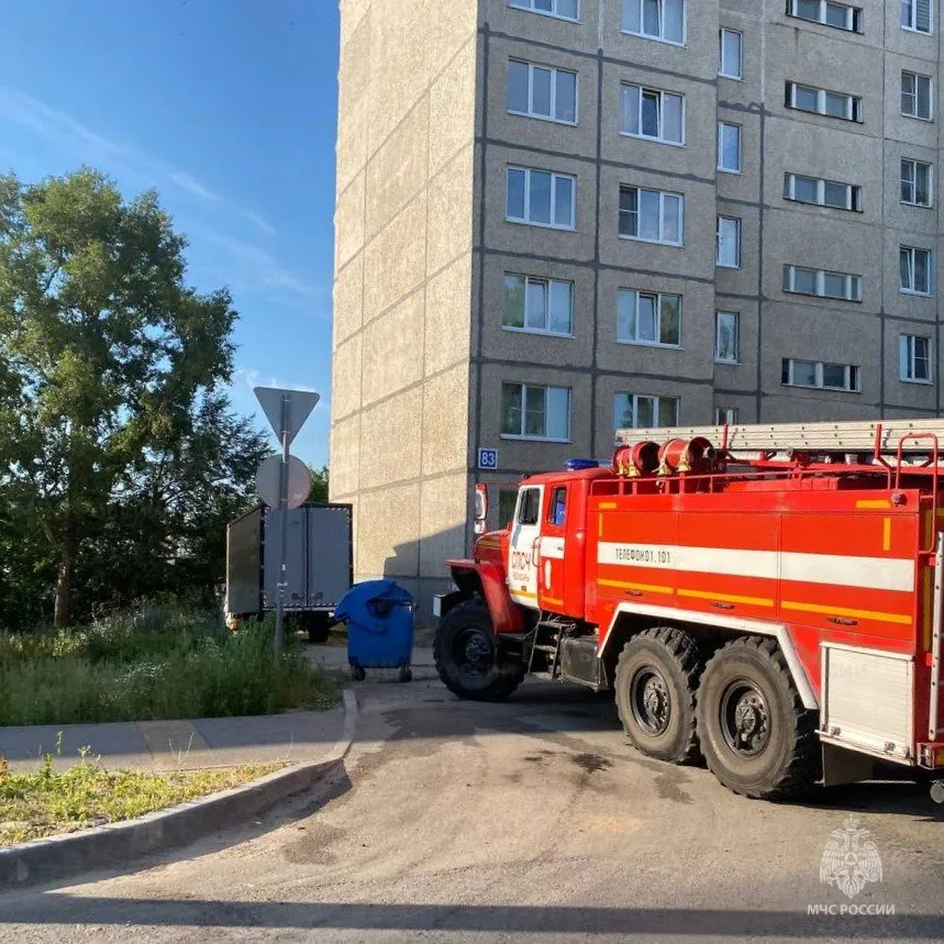 В Юго-Западном районе Чебоксар бомж устроил пожар в двухэтажном доме
