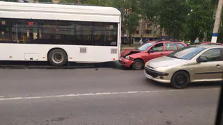 В Новочебоксарске "Лада" влетела в новый троллейбус №62: травмы получила 87-летняя пенсионерка