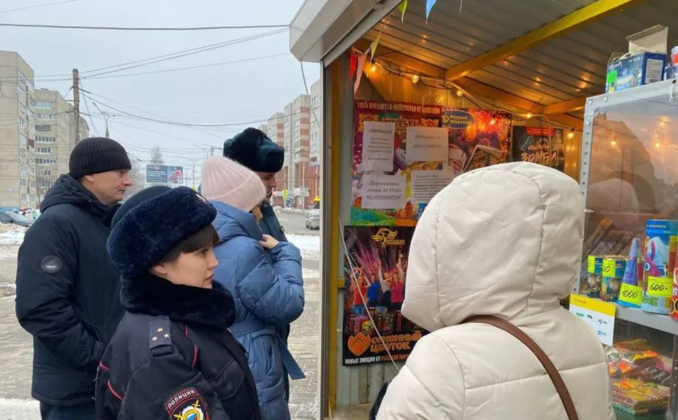 В Чебоксарах ловят нелегальных продавцов пиротехники