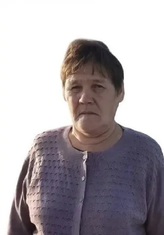 В Канаше три дня назад ушла из дома и не вернулась женщина в синем платье и галошах
