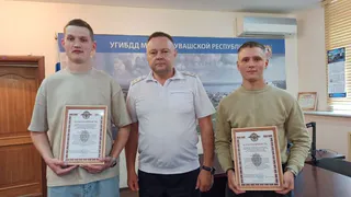 В Чебоксарах два парня вернулись из армии и помогли задержать пьяного водителя микроавтобуса