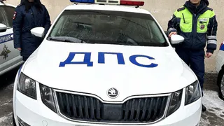 Полицейская семья из Чебоксар задержала водителя, который распивал алкоголь в салоне с другом