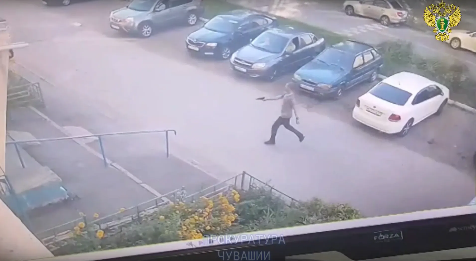 Во дворе на Шумилова мужчина открыл стрельбу за косой взгляд на его автомобиль