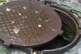 В Чебоксарах ребенок провалился провалился в канализационный колодец: в дело вмешалась прокуратура