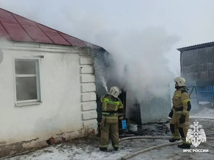 Непотушенный окурок привел к пожару в частном доме в Вурнарском округе