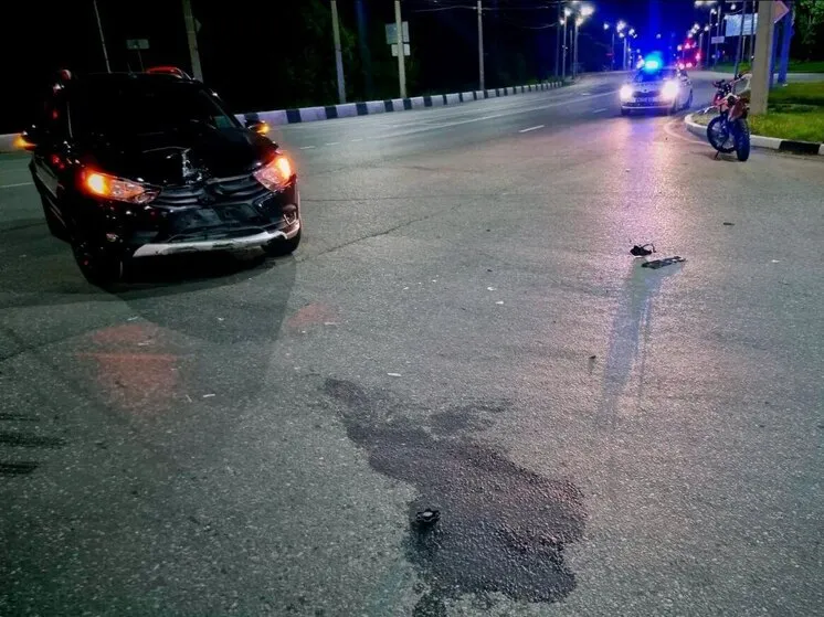 В Чебоксарах подросток на мотоцикле попал в аварию, проехав на красный свет