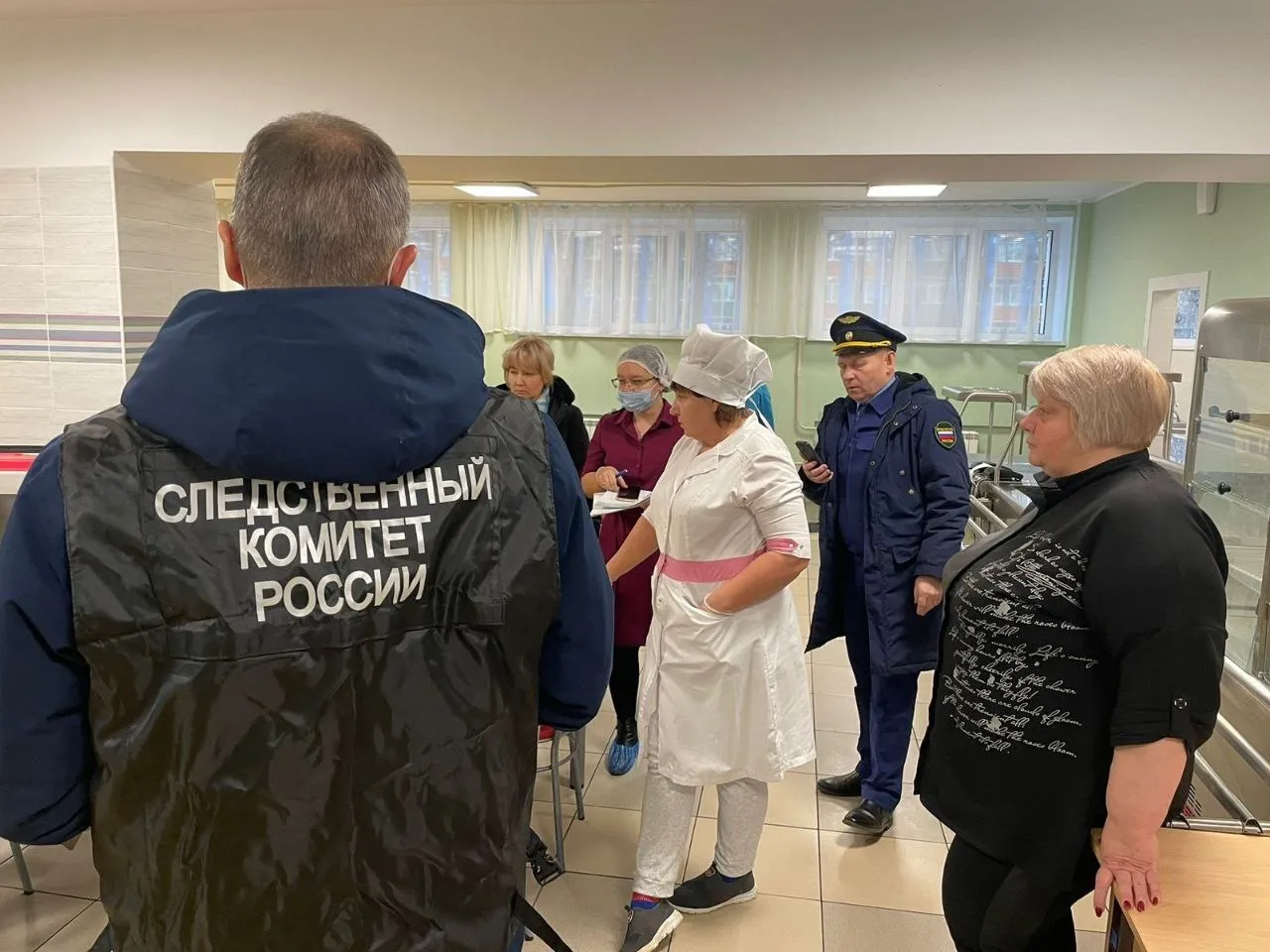 Пищеблок школы, где массово отравились дети, хотят открыть досрочно