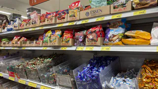 Отрава в красочном фантике: эксперты Роскачества назвали конфеты, которые нельзя покупать