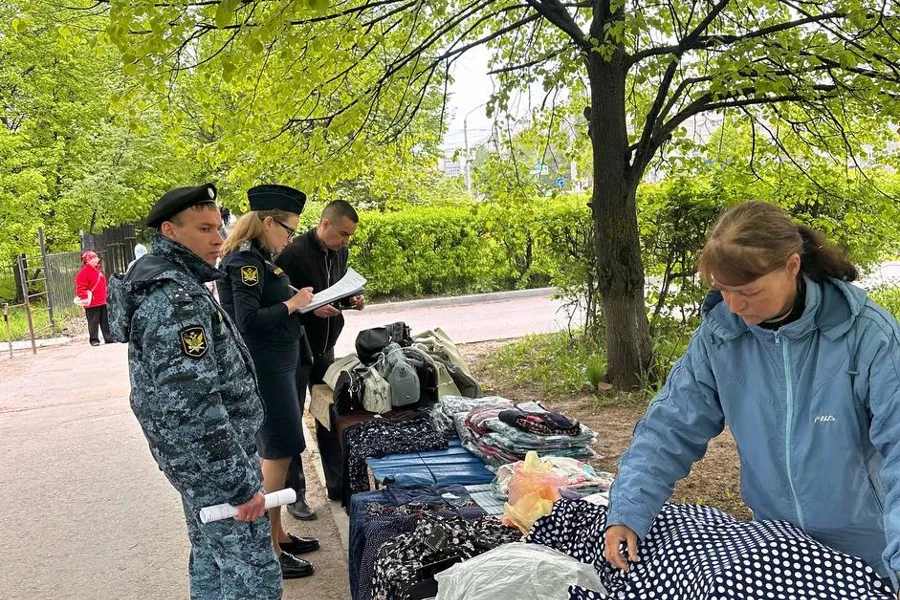 В Чебоксарах конфисковали товар у нелегального продавца