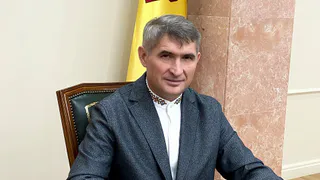 Глава Чувашии Олег Николаев присоединился к акции "На работу с вышивкой"