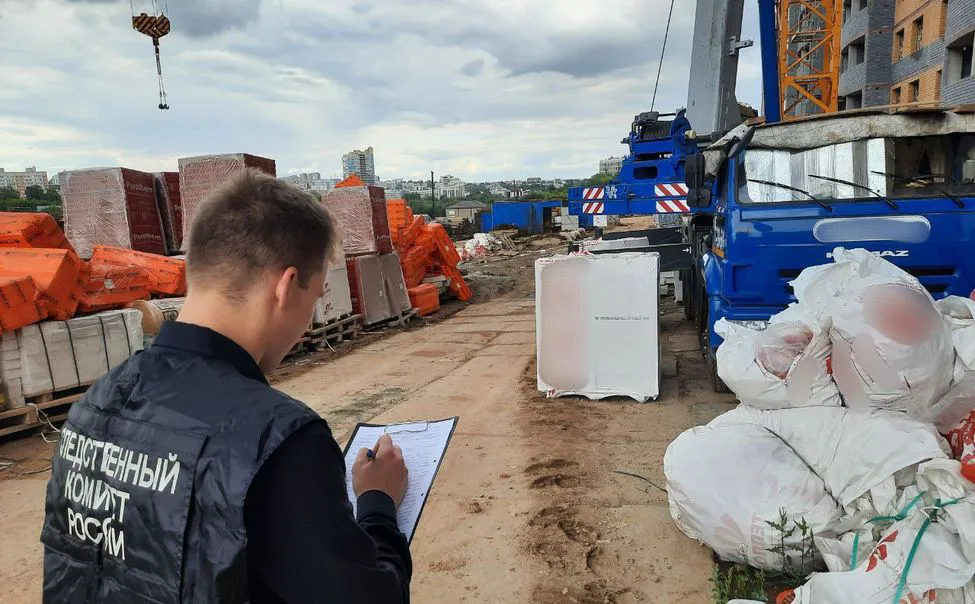 В Чувашии водитель крана получил тяжелые травмы: виновного инженера оштрафовали